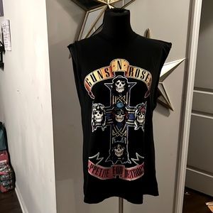 Vintage Guns and Roses black T-shirt men’s size Large.  No sleeves.